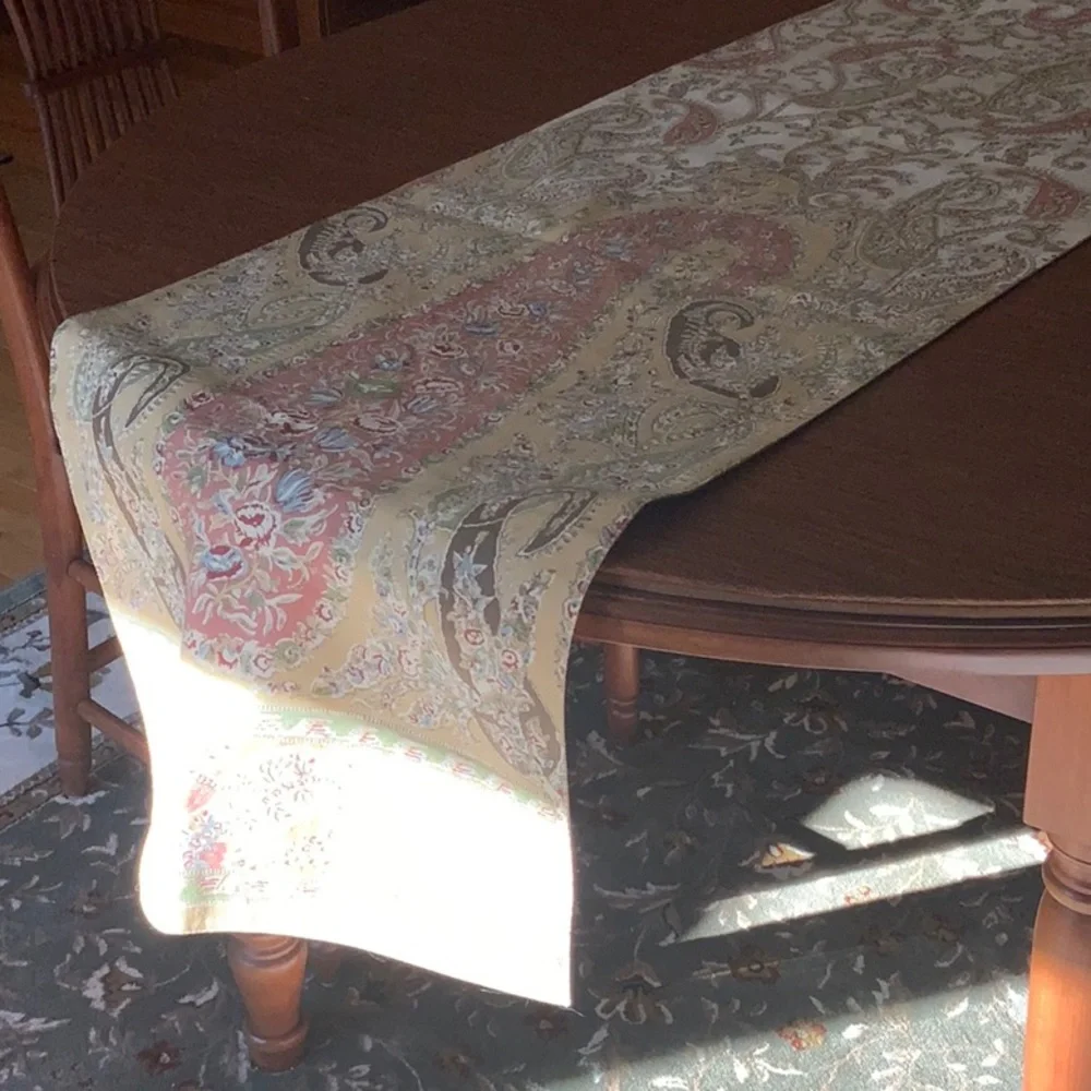 Pottery Barn Table Runner, Excellent Condition, Machine Washable - Picture 2 of 7